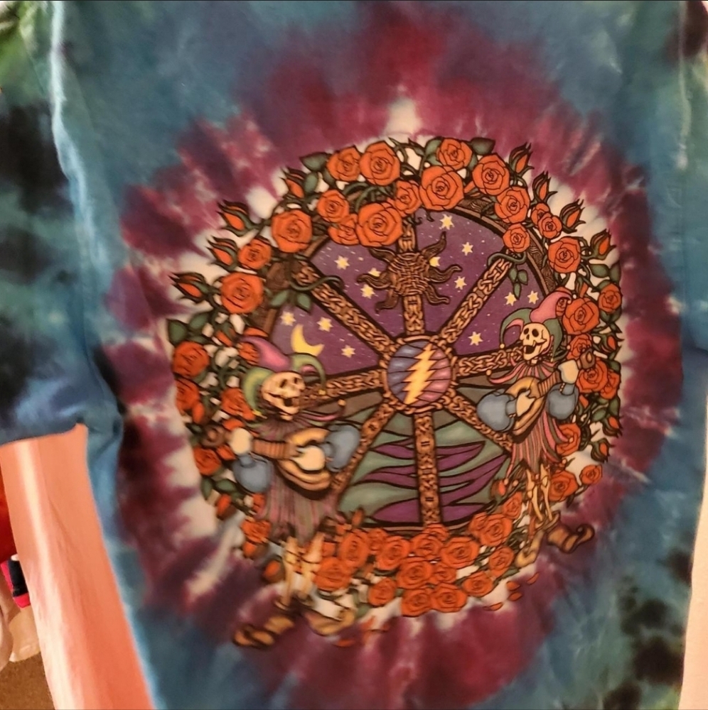 Tie-Dye Graphic T-Shirt with Greateful Dead Shirt 2000